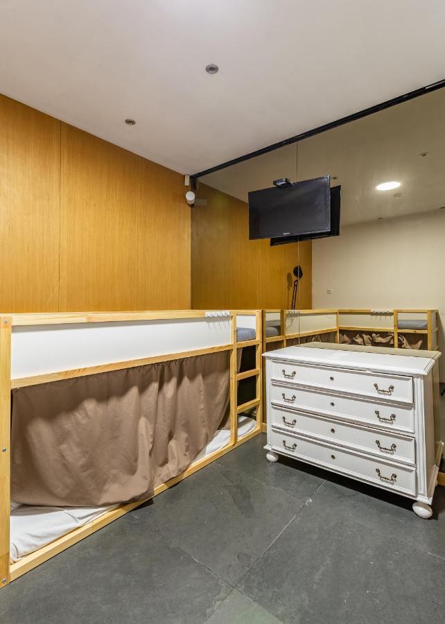 C&F Hostel ポルト エクステリア 写真